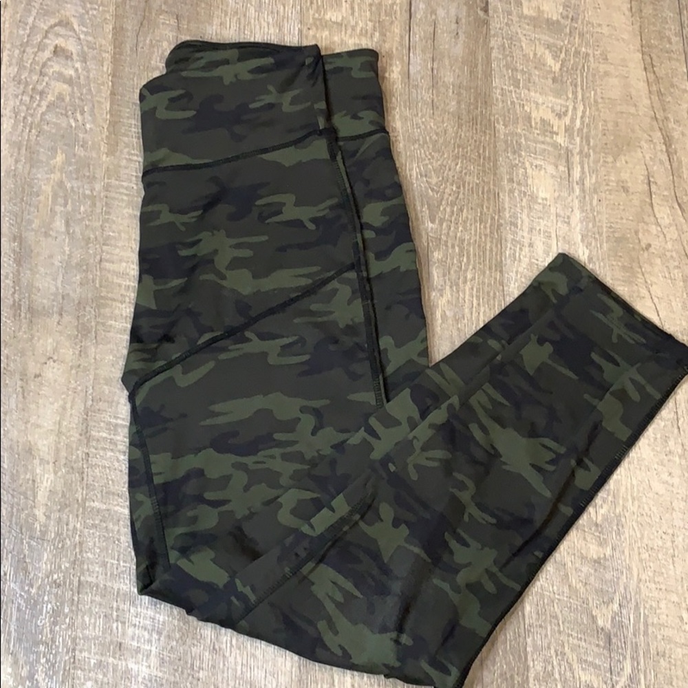 Camo Legging. Approx size large.
